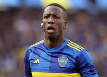 La Decisión de Advíncula para 2025: ¿Qué Pasará?