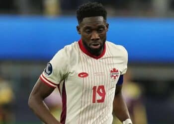 Alphonso Davies: La Baja del Bayern Munich ante Boca